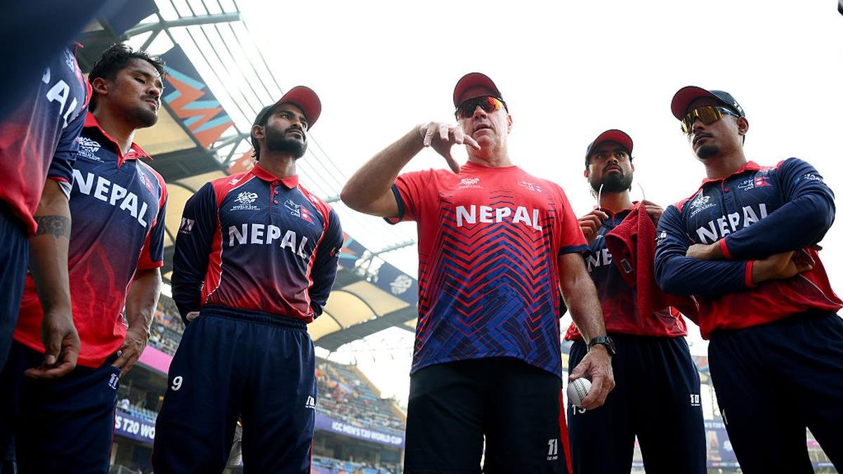 ऑस्ट्रेलियाविरुद्धच्या विजयाबद्दल स्टुअर्ट लॉने झिम्बाब्वेचे कौतुक केले, वेस्ट इंडिजच्या लढतीसाठी नेपाळची प्रेरणा शोधली