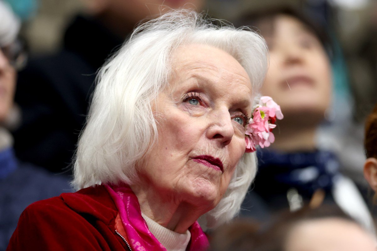 90 वर्षीय यूएस ऑलिम्पिक चॅम्पियन ॲलिसा लिऊने 70 वर्षांनंतर सुवर्ण पाहिले