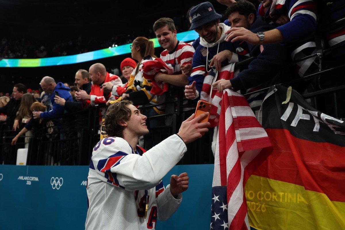 कॅनडाच्या क्रीडा यजमानाने सुवर्णपदकानंतर यूएस चाहत्यांसाठी संदेश देऊन संताप व्यक्त केला