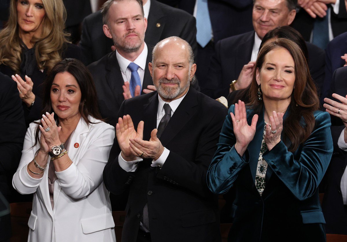 एपस्टाईन फाइल अपडेटः माजी ट्रम्प अधिकाऱ्याने लुटनिकच्या राजीनामा कॉलला प्रतिसाद दिला