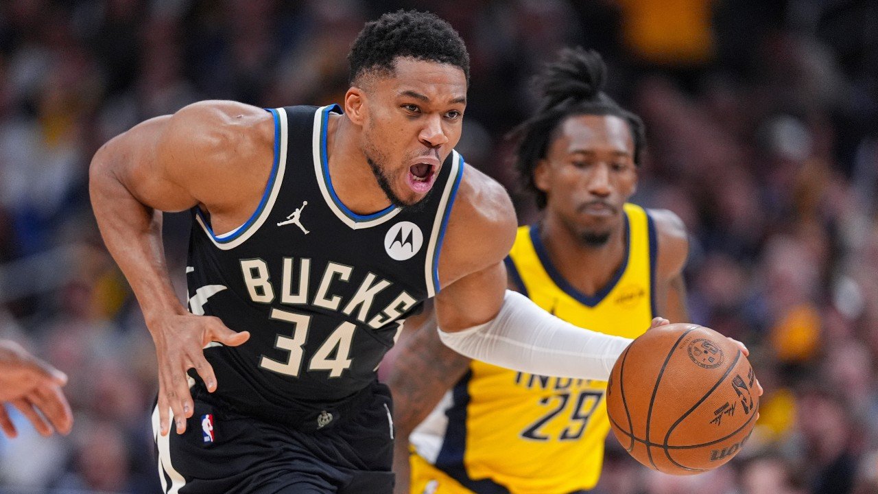 अहवाल: बक्स खेळाडू अँटेटोकोनम्पो वासराच्या ताणामुळे दोन ते चार आठवडे चुकतील