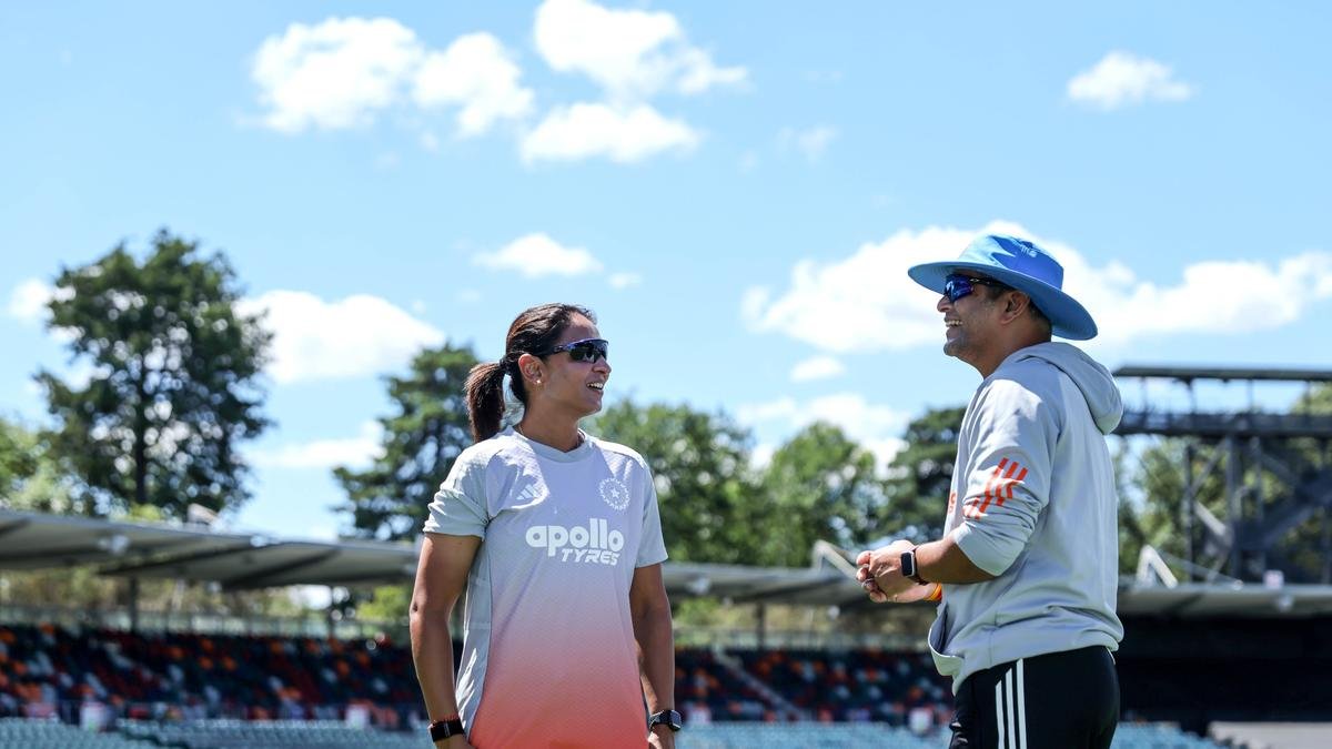 IND-W vs AUS-W 2रा T20I: वेगवान गोलंदाजांनी हरमनप्रीत अँड कंपनीला प्रोत्साहन दिले कारण भारताने कॅनबेरा येथे मालिका जिंकली