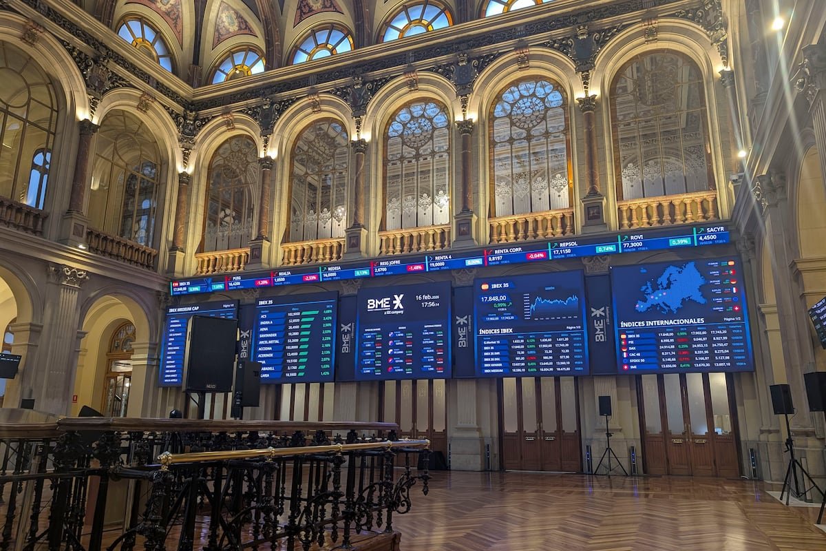 वॉल स्ट्रीटच्या आर्थिक बाजारपेठेत सुट्टीनंतरच्या परतीच्या अपेक्षेने युरोपीय शेअर बाजार खालच्या दिशेने जात आहेत