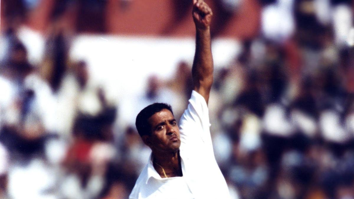 KSCA सुनील जोशी यांच्या सन्मानार्थ हुबळी मैदानावर पॅव्हेलियन ब्लॉकला नाव देणार