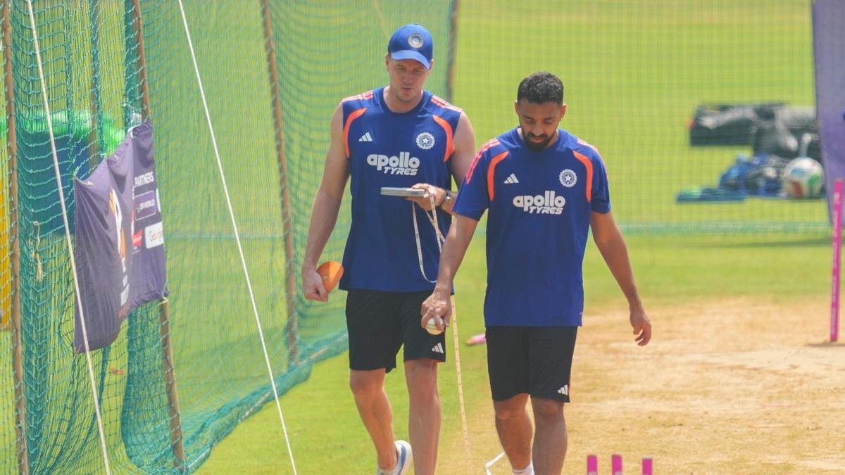 T20 विश्वचषक 2026 उपांत्य फेरीत इंग्लंड विरुद्ध भारतासाठी एकल मनाचा वरुण चक्रवर्ती याच्याकडे महत्त्व आहे