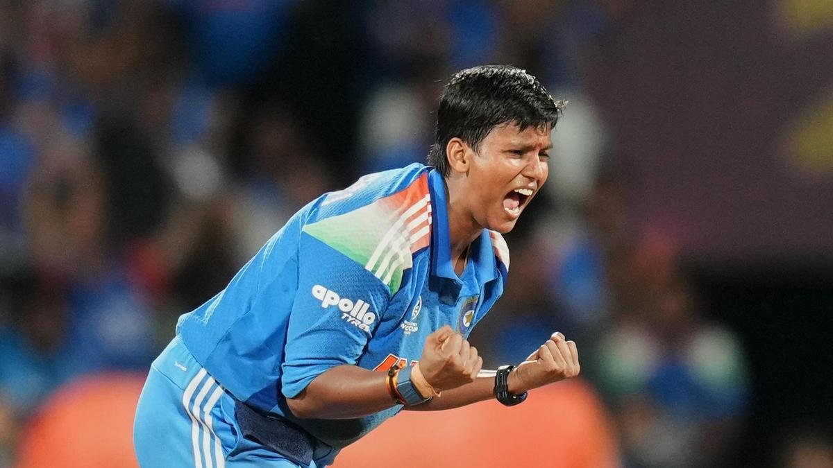 दीप्ती शर्माला २०२५ च्या महिला एकदिवसीय विश्वचषक स्पर्धेतील सर्वोत्तम खेळाडू म्हणून गौरवण्यात आले आहे.