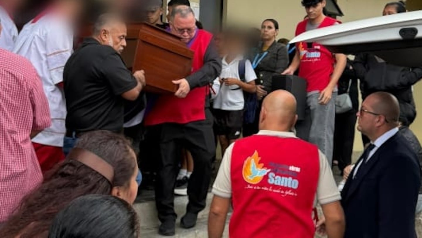 क्रिस्टो रे मधील दुहेरी हत्याकांडावर फादर सर्जिओ: “लहान मुलींनी मला विचारले की त्यांना आई नाही म्हणून ते आता काय करत आहेत”