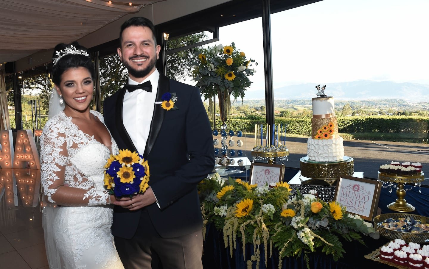 नतालिया रॉड्रिग्ज आणि तिचा नवरा त्यांच्या लग्नाचा वर्धापनदिन साजरा करत आहेत, की काल होता?