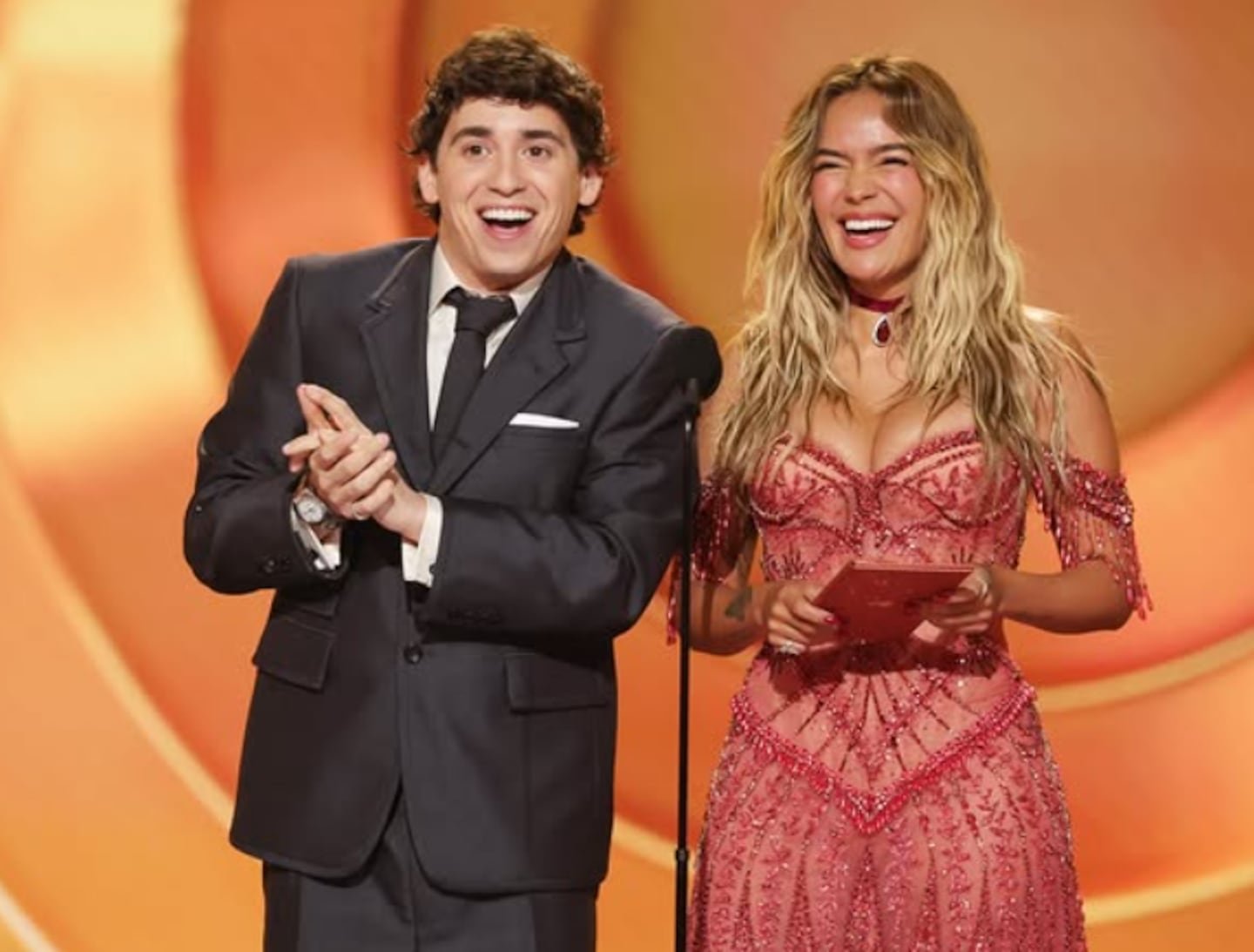 दलाई लामा आणि के-पॉप यांनी त्यांचा पहिला ग्रॅमी जिंकला आणि स्टीव्हन स्पीलबर्गने इतिहास घडवला