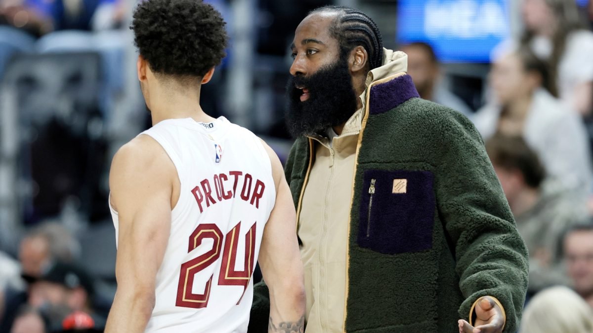 हॉर्न फ्रॉम हेल: पिस्टन विरुद्ध Cavs दरम्यान हॉर्नमधील त्रुटीमुळे खेळणे थांबविण्यात आले | NBA बातम्या