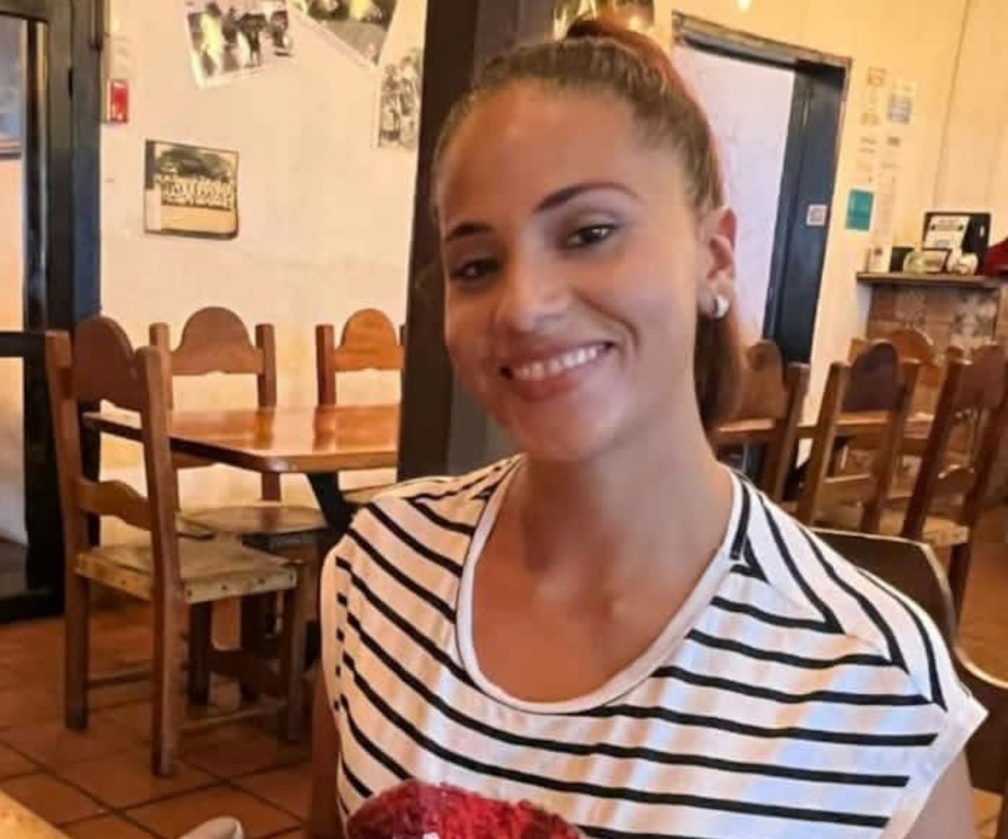 लायबेरियामध्ये बेपत्ता झालेल्या एका नर्सची 8 आणि 11 वर्षांची मुले कोणाच्याही आत्म्याला फाडून टाकतील असे काही करतात.