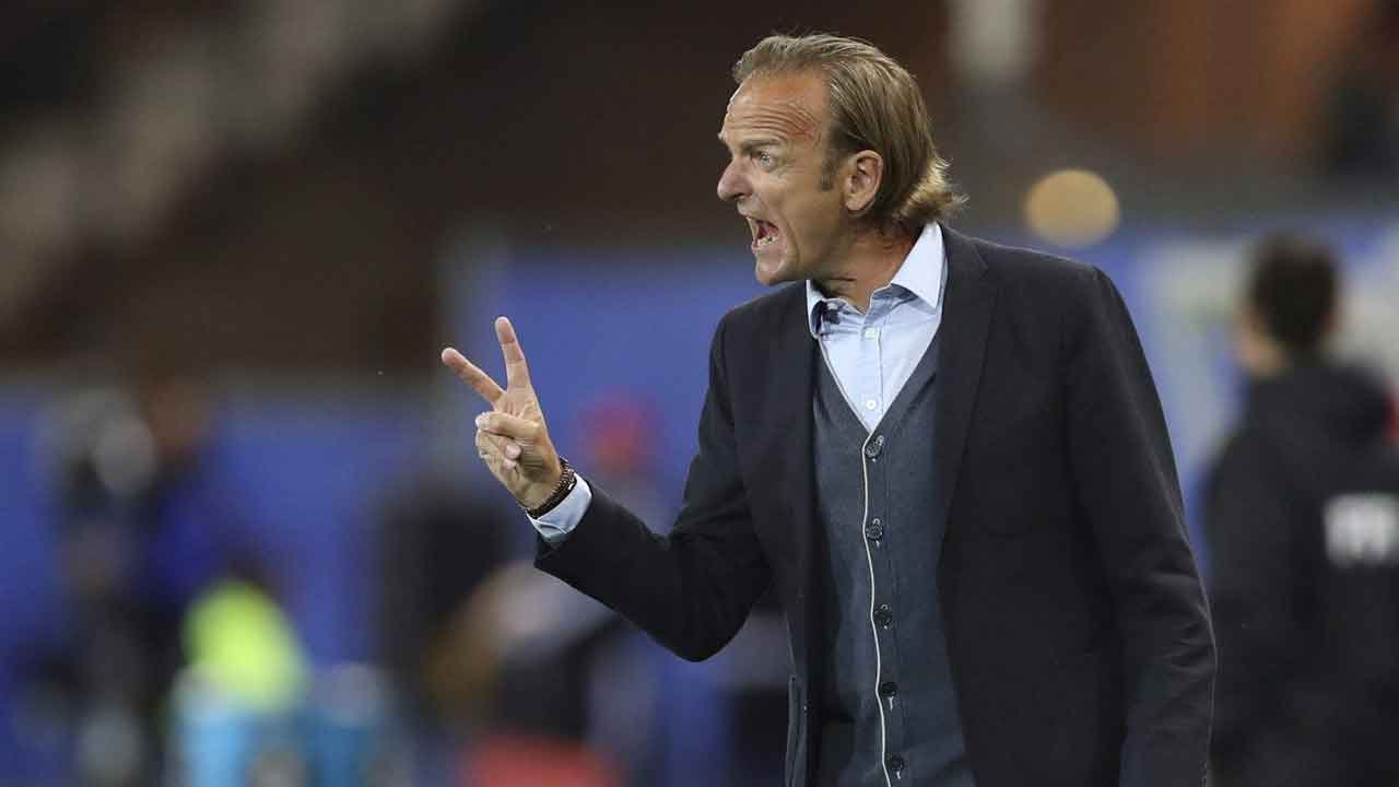 केनेथ हेनर-म्युलर क्रीडा संचालक म्हणून कॅनडा सॉकरमध्ये परतले