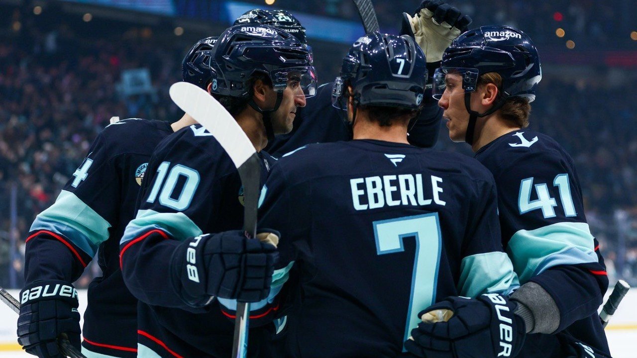 NHL अहवाल: क्रेकेनने डेव्हिल्सला हरवल्यामुळे बेनियर्स, कॅटनने तिसऱ्या स्थानावर 18 सेकंदांच्या अंतराने स्कोअर केला