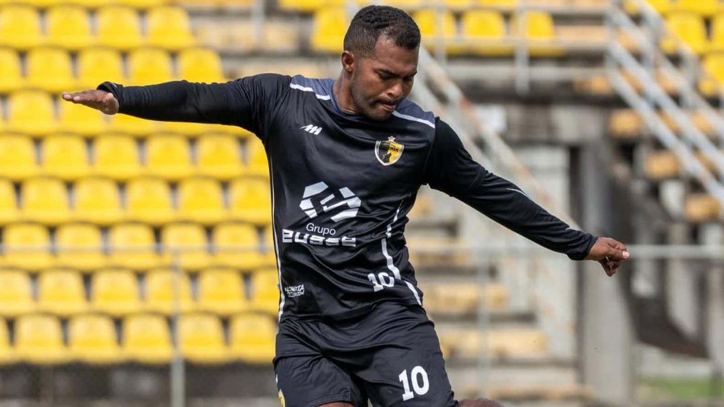 ‘आम्ही आमच्या छोट्या राजकुमारीसाठी उद्ध्वस्त झालो आहोत’: फुटबॉलपटू फ्रेडी अल्वारेझच्या नऊ वर्षांच्या मुलीच्या मृत्यूबद्दल शोक