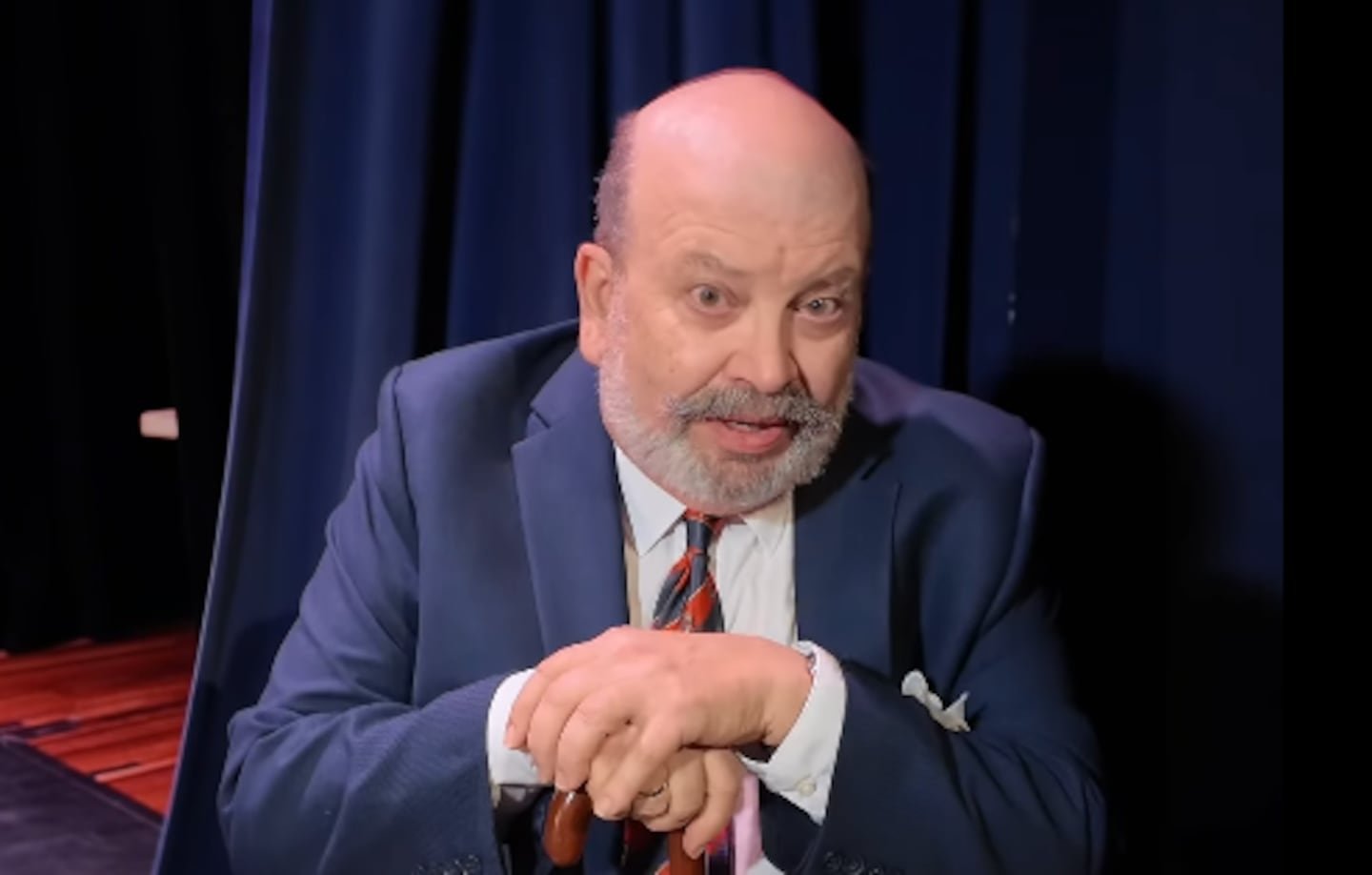 तुम्हाला ला पेन्शनमधील पॅको आठवते का? तो आम्हाला काही चांगली बातमी आणि काही कठीण बातमी सांगण्यासाठी पुन्हा दिसला.