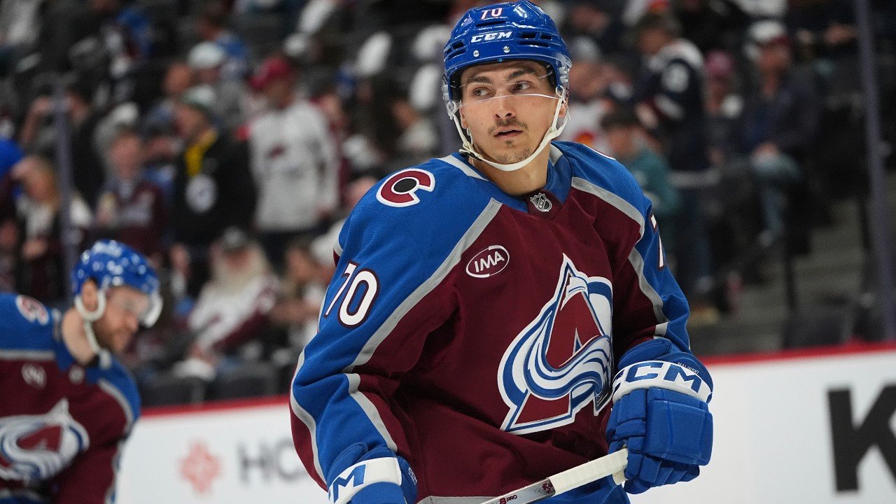 हिमस्खलनने बचावपटू सॅम मालिन्स्कीला चार वर्षांच्या मुदतवाढीसाठी स्वाक्षरी केली आहे