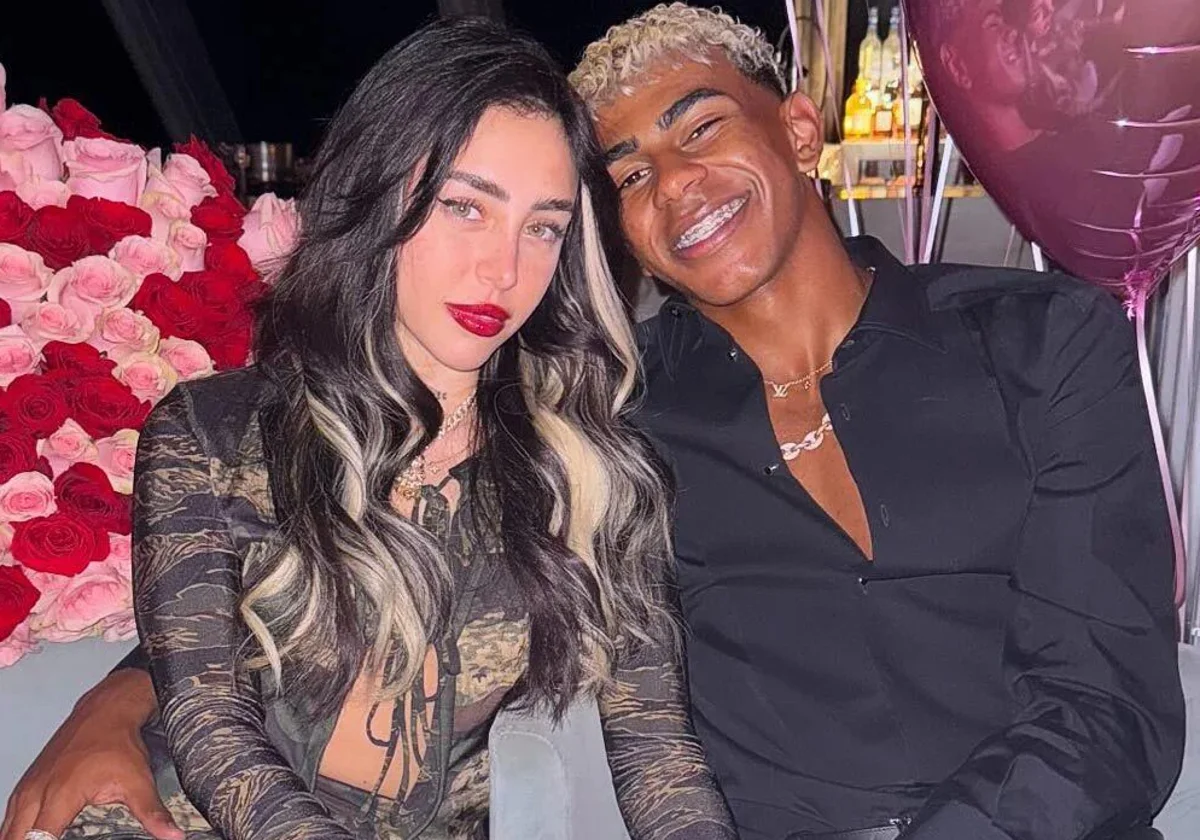 लमिन यामलने निकी निकोलपासून वेगळे झाल्याची पुष्टी केली