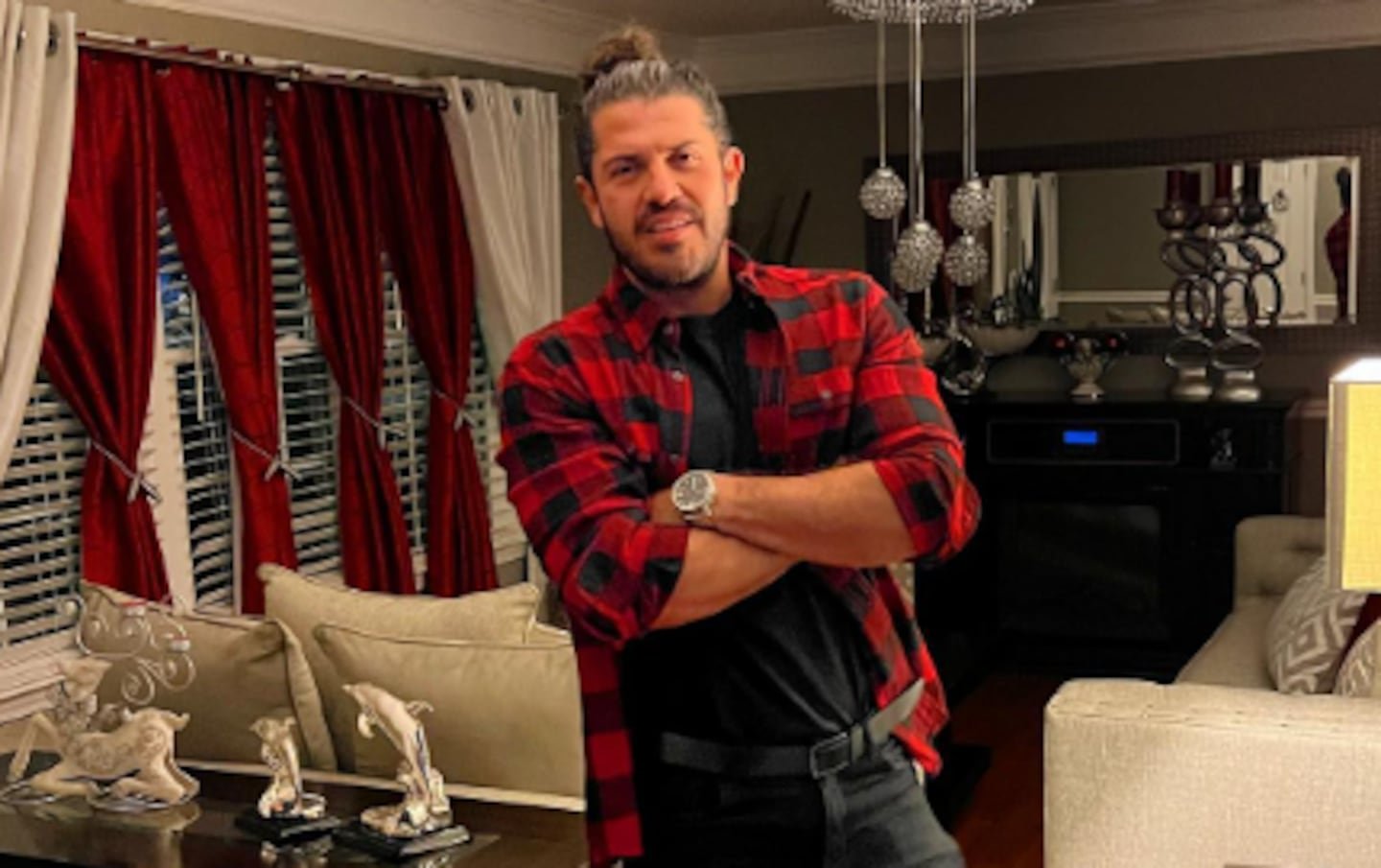 माजी रेप्रेटेल अँकर एडगार्डो कॅमाचो यांना आणीबाणीचा अनुभव आला ज्याने त्यांना रुग्णालयात पाठवले