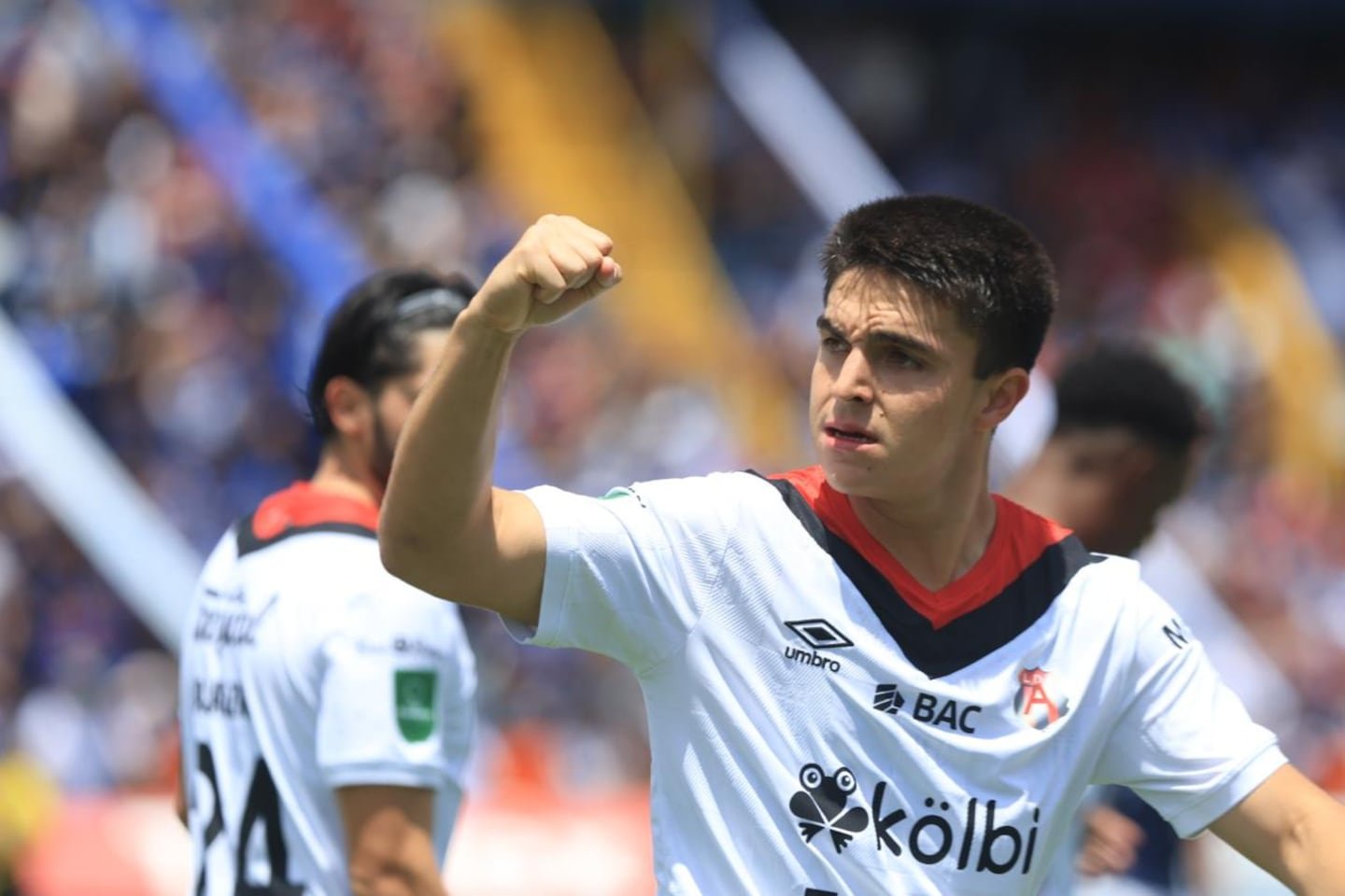 सँटियागो व्हॅन डर पुटेन स्पर्धेत अलाजुलेन्ससमोर आलेल्या संकटानंतर शब्दांशिवाय बोलले