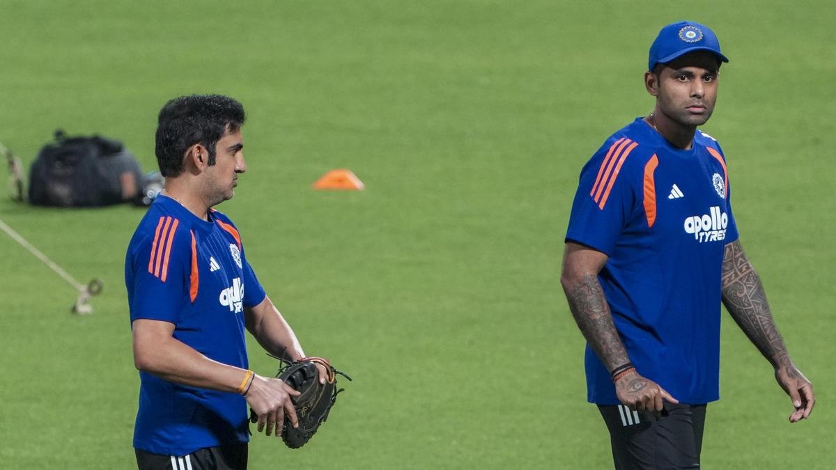 इंग्लंड विरुद्ध टी-20 विश्वचषक 2026 उपांत्य फेरीपूर्वी चंद्रग्रहणामुळे भारताने प्रशिक्षणास उशीर केला