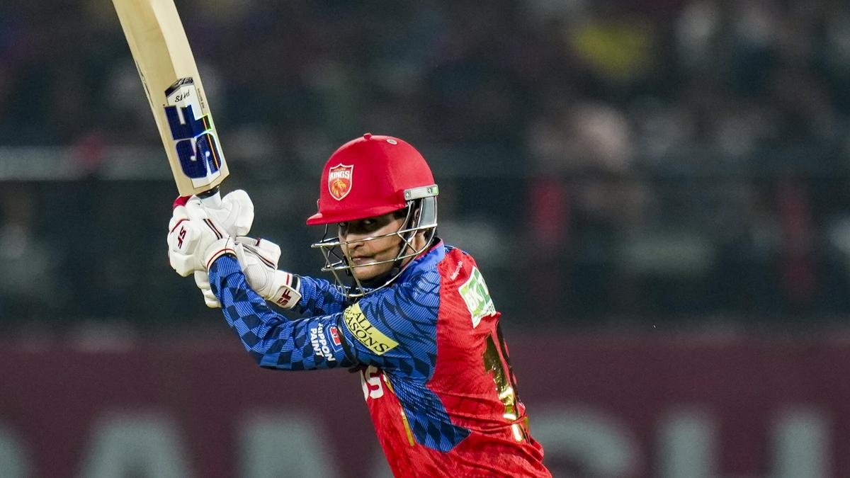 PBKS vs DC, IPL 2026: पंजाब किंग्जचे खेळाडू काळ्या हातपट्ट्या का घालतात?