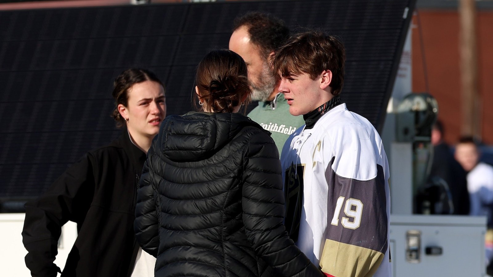 रोड आयलंडमधील आइस स्केटिंग रिंकवर ‘लक्ष्य’ गोळीबारात 2 ठार, अनेक जखमी: पोलीस