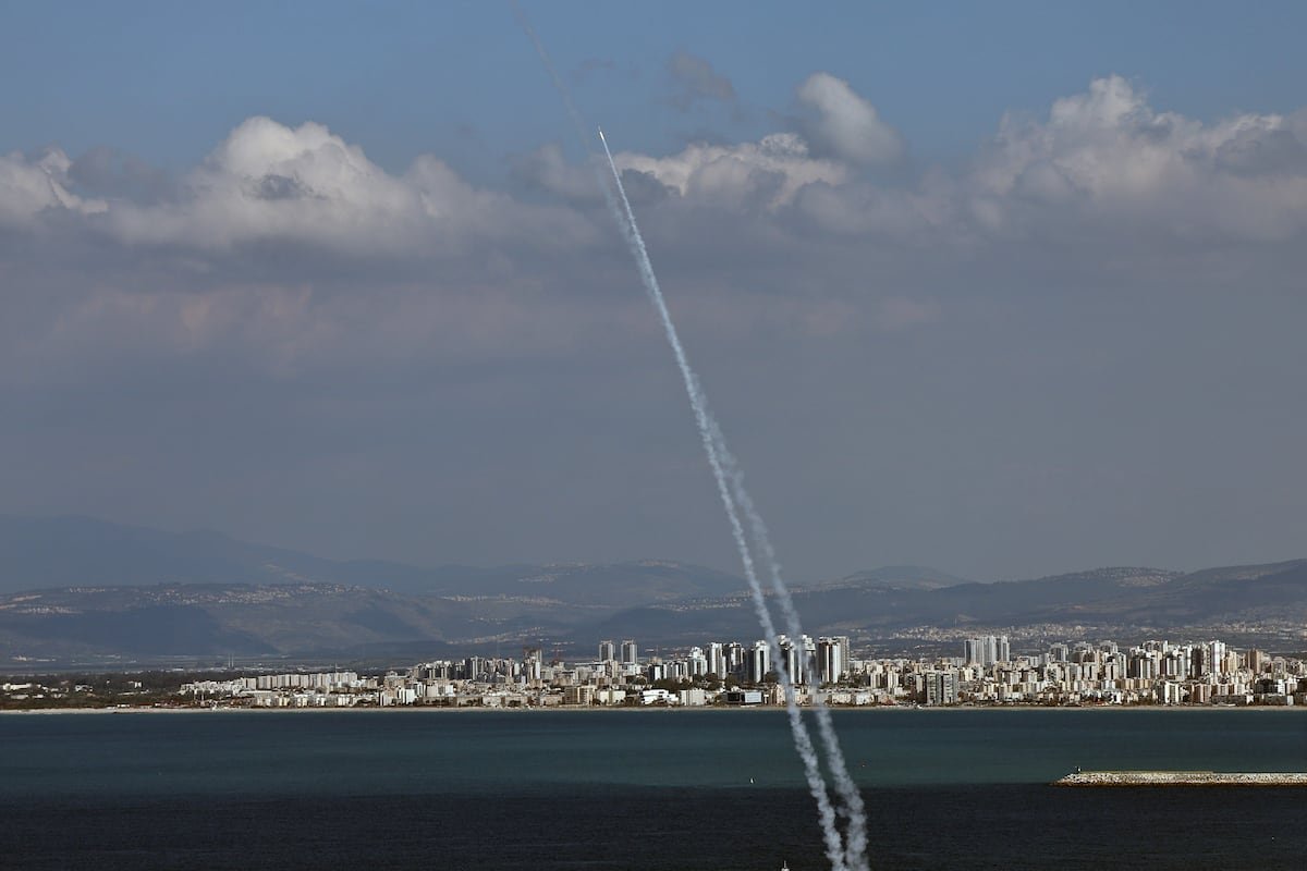 इराण हल्ल्यानंतर शेअर बाजारातील विजेते आणि पराभूत: Repsol झपाट्याने वाढले, IAG आणि Inditex घसरले | आर्थिक बाजार