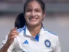 भारताची वेगवान गोलंदाज रेणुका सिंग ऑस्ट्रेलियाविरुद्धच्या एकमेव कसोटीतून बाहेर पडली; बदलीची घोषणा करण्यात आली आहे