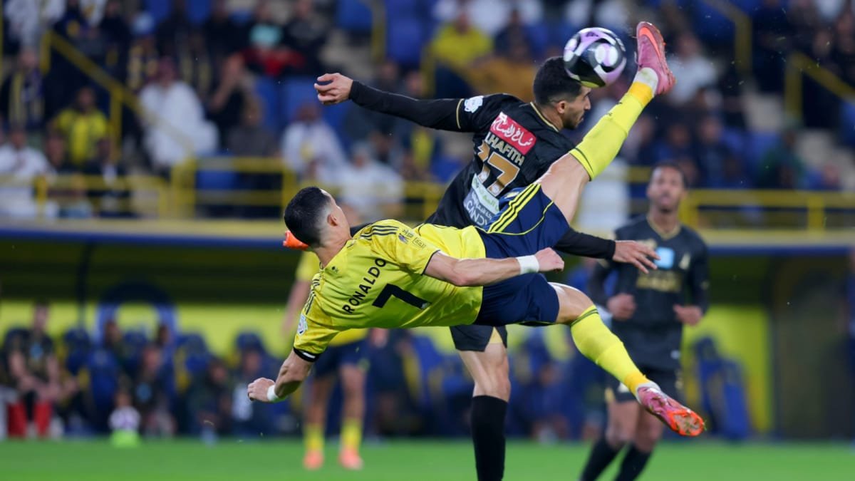 विश्वास ठेवण्यासाठी ते पहा! 40 वर्षीय ख्रिस्तियानो रोनाल्डोने अप्रतिम सायकल किक मारली | पहा | फुटबॉल बातम्या