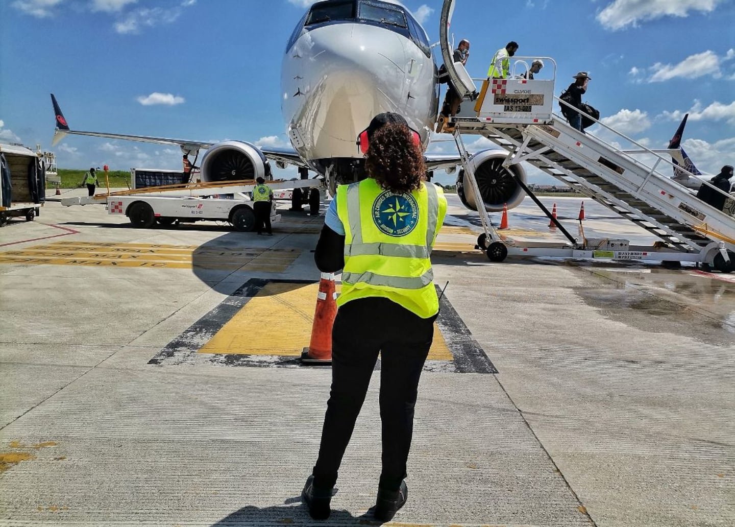 जुआन सांतामारियामध्ये काम करणारी कंपनी सुरक्षा आणि एक्स-रे ऑपरेटरसाठी कर्मचारी शोधत आहे