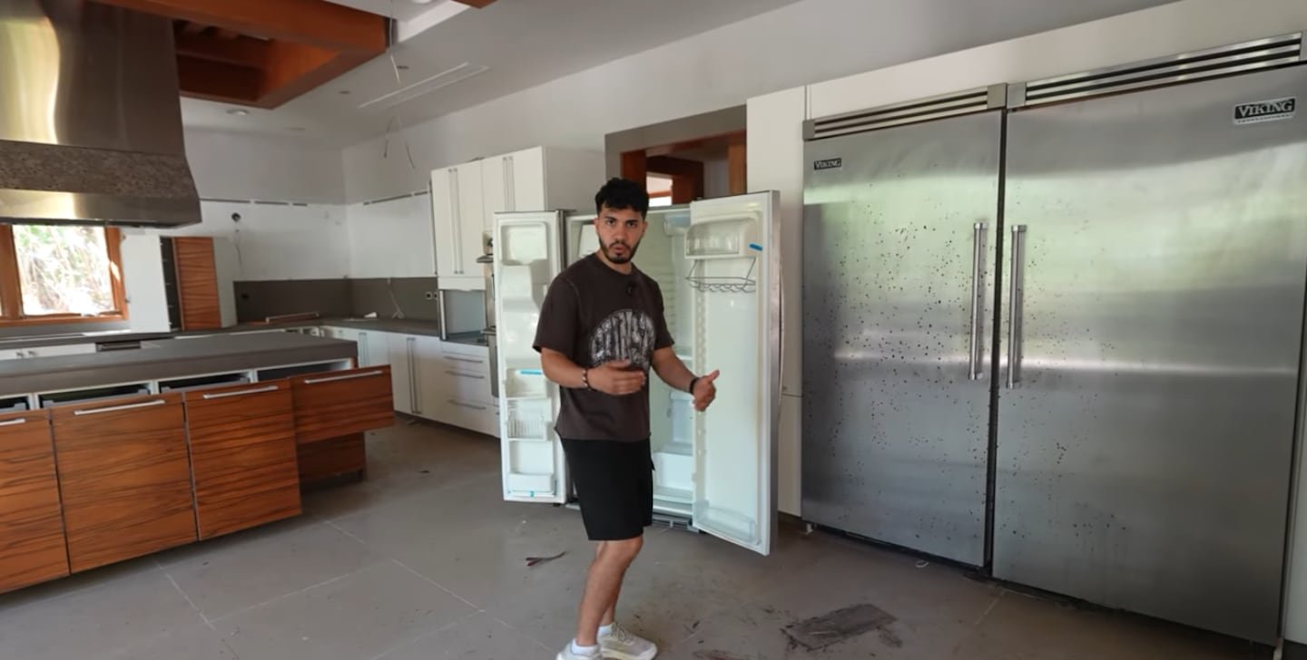 Araya Vlog ने निकोलस मादुरोच्या लक्षाधीश हवेलीला भेट दिली आणि त्याला जे आढळले ते अविश्वसनीय आहे