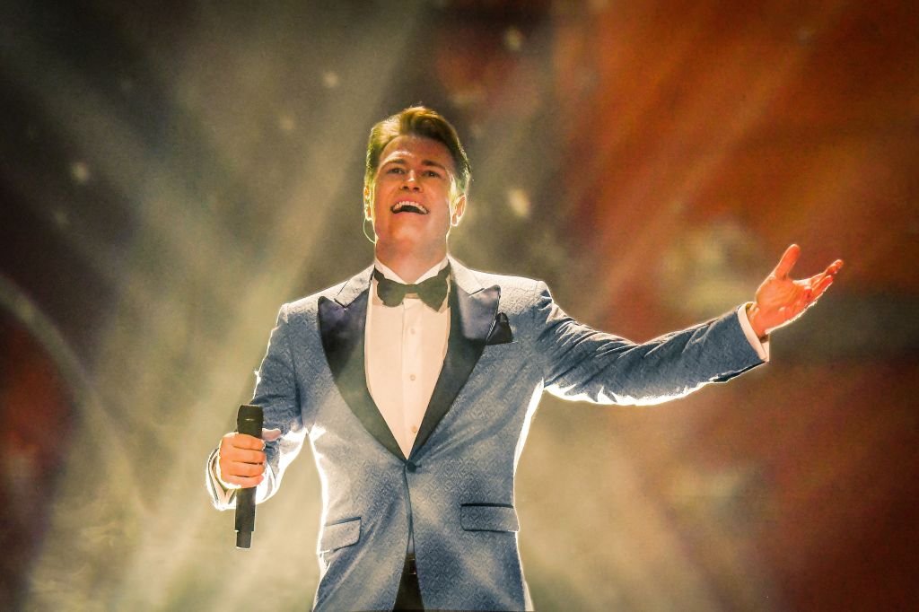 ‘एक इटालियन ख्रिसमस’ कॉन्सर्ट हॅमर स्टेजवर येतो