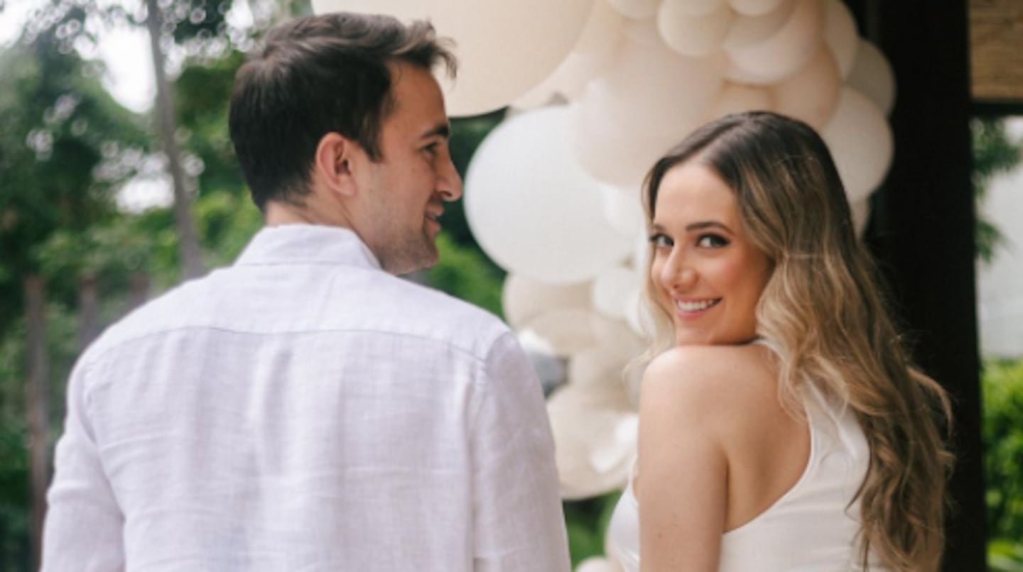 मारिया जिझस प्राडा, टेलेटिकाची वारसदार, आणि तिच्या पतीने त्यांची दोन वर्षे पालक म्हणून साजरी केली