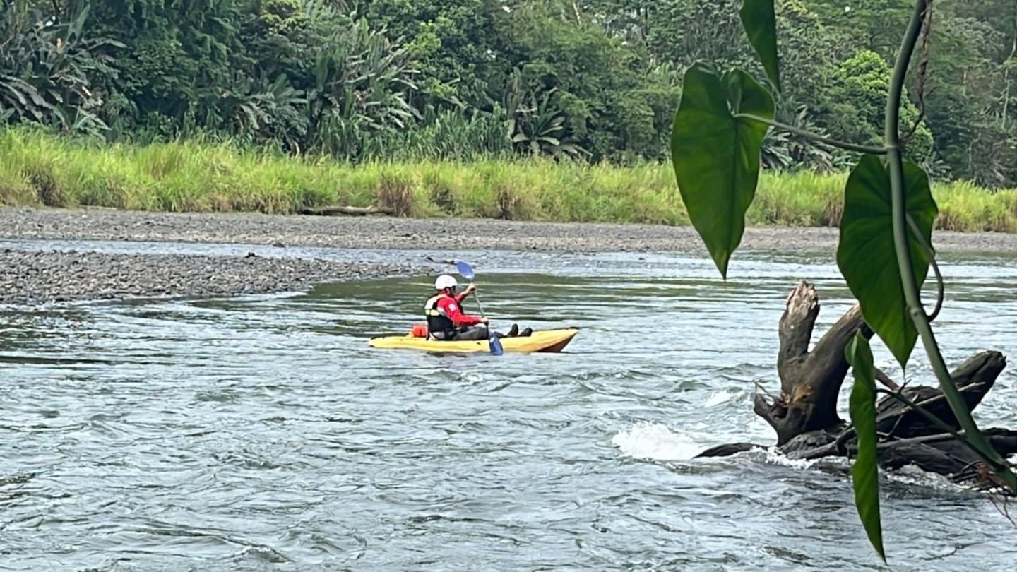 तो पाण्यात गेला आणि पुन्हा बाहेर आला नाही: 29 वर्षीय व्यक्तीचा नदीत प्रवेश केल्यानंतर मृत्यू झाला