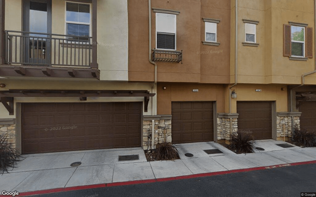 कॉन्डोमिनियम $1.3 दशलक्षला विकले गेले