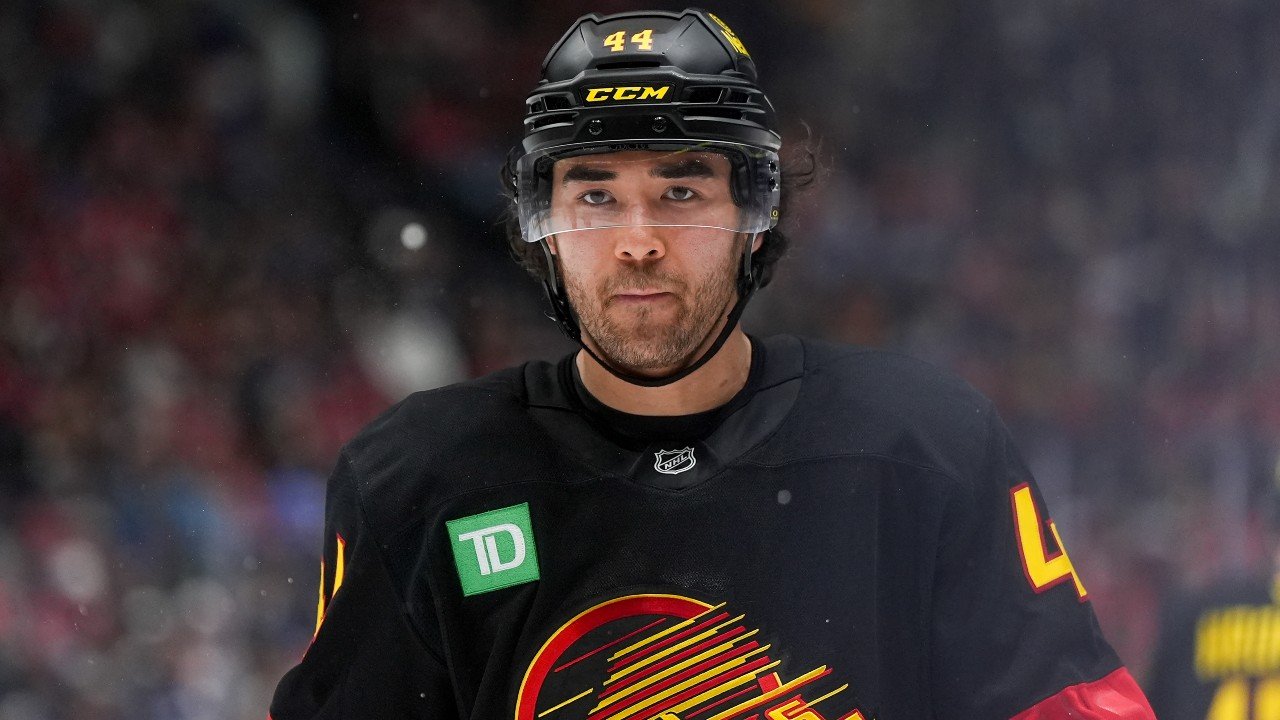 शार्कने किफर शेरवुडला पाच वर्षांच्या, $28.75 दशलक्ष विस्तारासाठी साइन इन केले