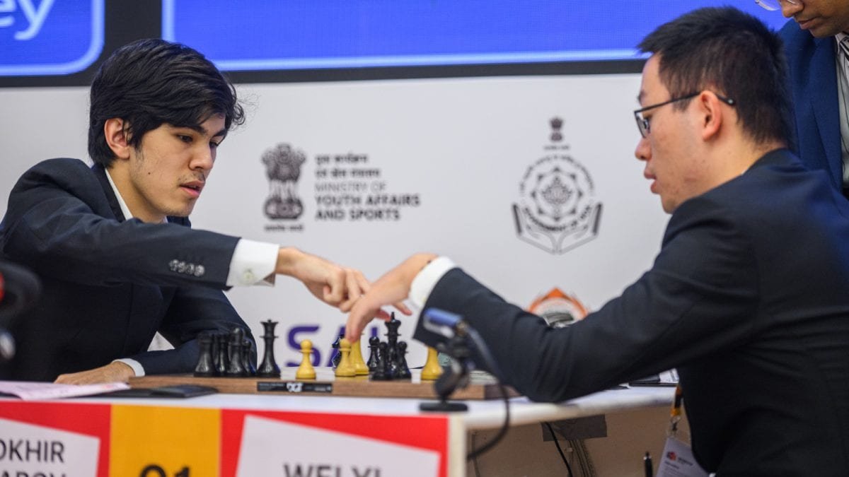 FIDE विश्वचषक: अंतिम फेरीच्या पहिल्या गेममध्ये वेई यीने सिंदारोवशी बरोबरी साधली; इसिपेंकोने याकुबोएवचा पराभव केला | बुद्धिबळ बातम्या
