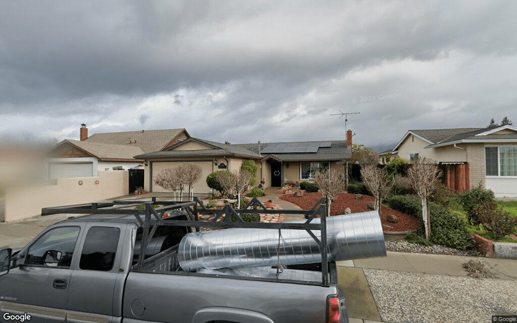 सॅन जोसमध्ये एकल कुटुंबाची घरे $1.1 दशलक्षमध्ये विकली जातात