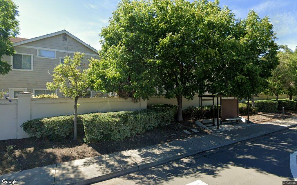 सॅन रॅमन मधील एकल-कुटुंब घर $1.3 दशलक्षला विकले जाते