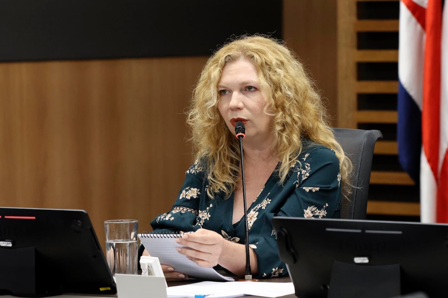 ते स्वतंत्र डेप्युटीसाठी आणीबाणी म्हणून काम करतात; काही दिवस रुग्णालयात दाखल होईल