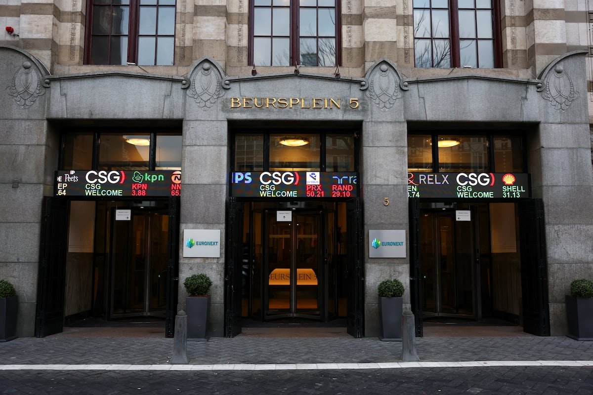 ऐतिहासिक ग्रॅनडा ॲम्युनिशन फॅक्टरीची मालक ॲमस्टरडॅम स्टॉक एक्स्चेंज फायनान्शिअल मार्केटमध्ये तिच्या पहिल्या उपस्थितीत चमकली