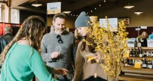 अँडरसन व्हॅलीमध्ये आंतरराष्ट्रीय व्हाईट वाइन महोत्सव परत आला आहे