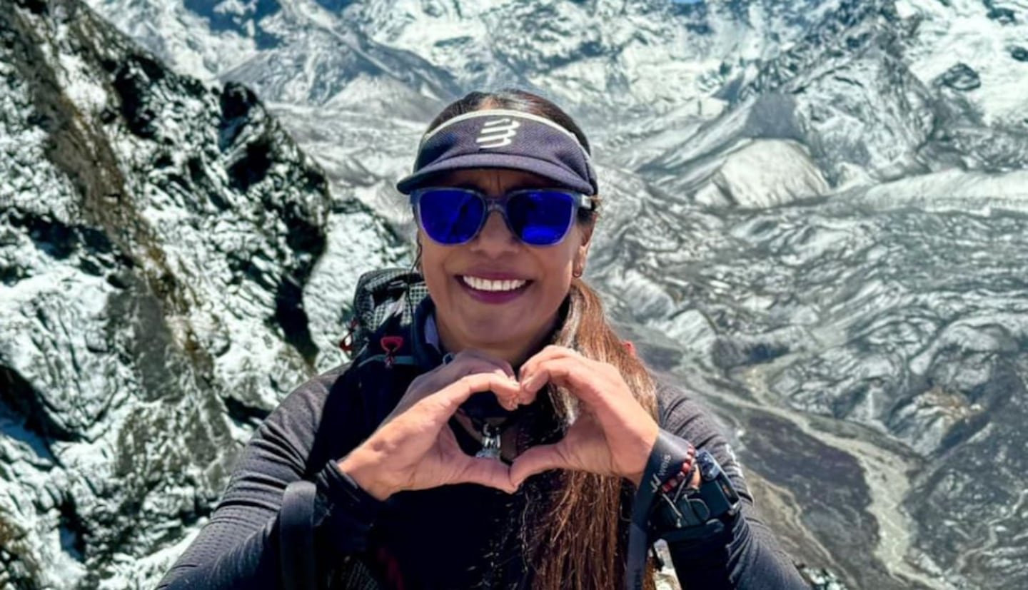 एव्हरेस्टवर पोहोचणारी पहिली लस लिगिया मॅड्रिगलला कठीण कौटुंबिक बातम्यांचा सामना करावा लागतो