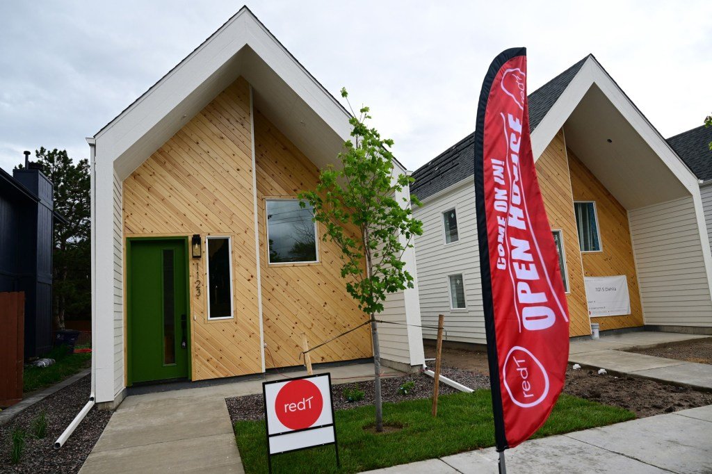 रोखीने अडचणीत असलेल्या ज्येष्ठांना मालमत्ता करात सूट मिळते