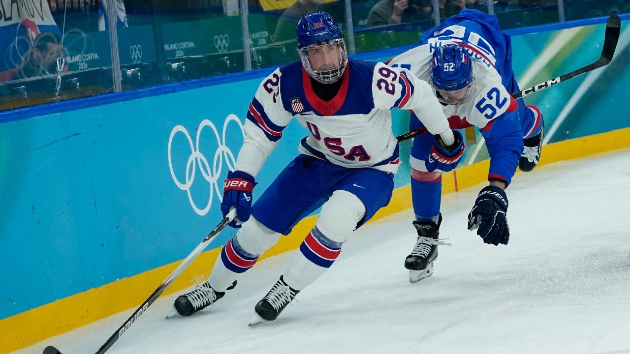 यूएसए आणि स्लोव्हाकिया यांच्यातील जर्सी सामन्याबाबत चाहते संभ्रमात आहेत