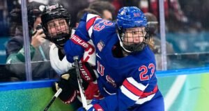 यूएसएने ओव्हरटाइममध्ये कॅनडावर मात करून महिला ऑलिम्पिक हॉकीमध्ये सुवर्ण जिंकले