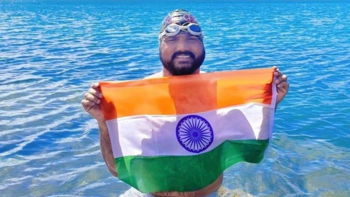 सत्येंद्रसिंग लोहिया यांचे ग्रंथ सामुद्रधुनीचा इतिहास सांगतात! तो पहिला आशियाई मास्टर जलतरणपटू ठरला… | इतर क्रीडा बातम्या