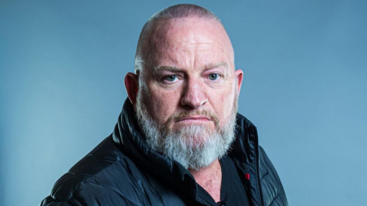 “द वे, डग” चा शेवट! WWE SmackDown सह-लेखक ब्रायन जेम्स पायउतार! | WWE बातम्या