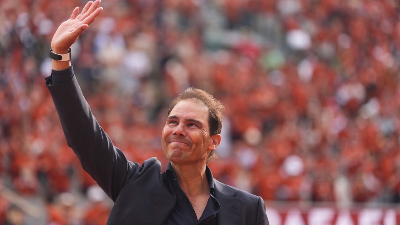 वेदना कमी करण्यासाठी राफेल नदालच्या उजव्या हातावर शस्त्रक्रिया करण्यात आली