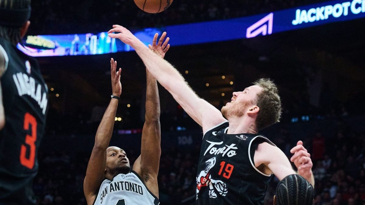 सॅन अँटोनियो स्पर्सने स्ट्रीक 10 पर्यंत वाढवली आणि डेट्रॉईट पिस्टनने ओक्लाहोमा सिटी थंडरवर वर्चस्व गाजवले NBA बातम्या